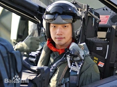 2012年韩国战争片《R2B.返回基地》720P韩语中字